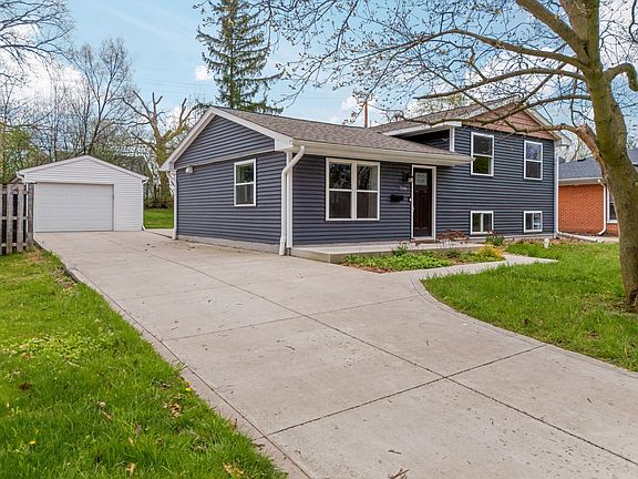 3rd image of 706 Leona Dr