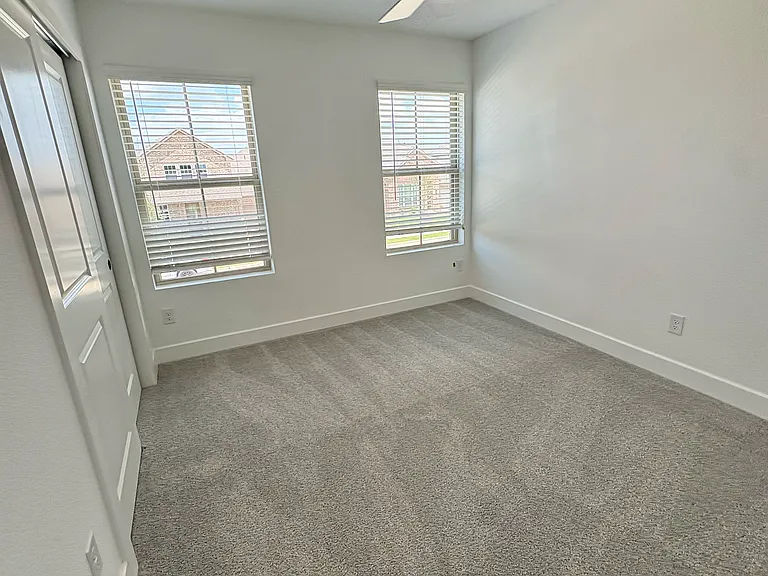 1818 Bachman Ln — Photo 15