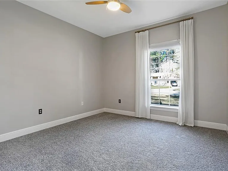 7033 Wynntree Dr — Photo 15