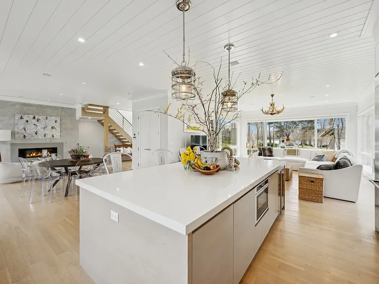 9 S Harbor Dr — Photo 6