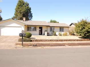 2252 Rose Blossom Dr, Springfield, OR 97477