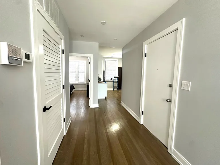 3834 N Wilton Ave #3 — Photo 7