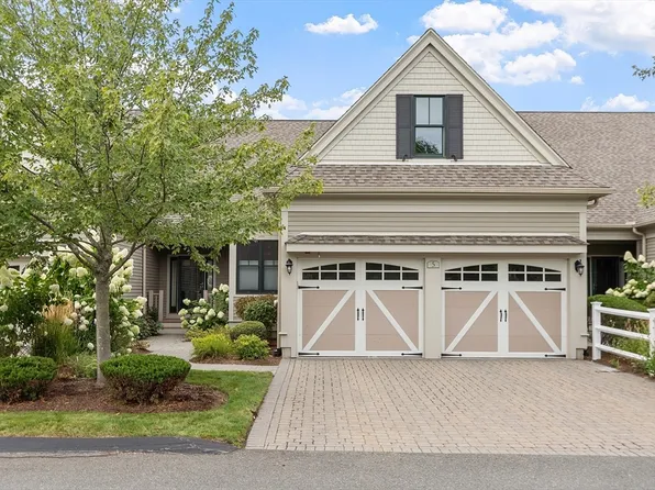 5 Meadows Ln #105, Belmont, MA 02478