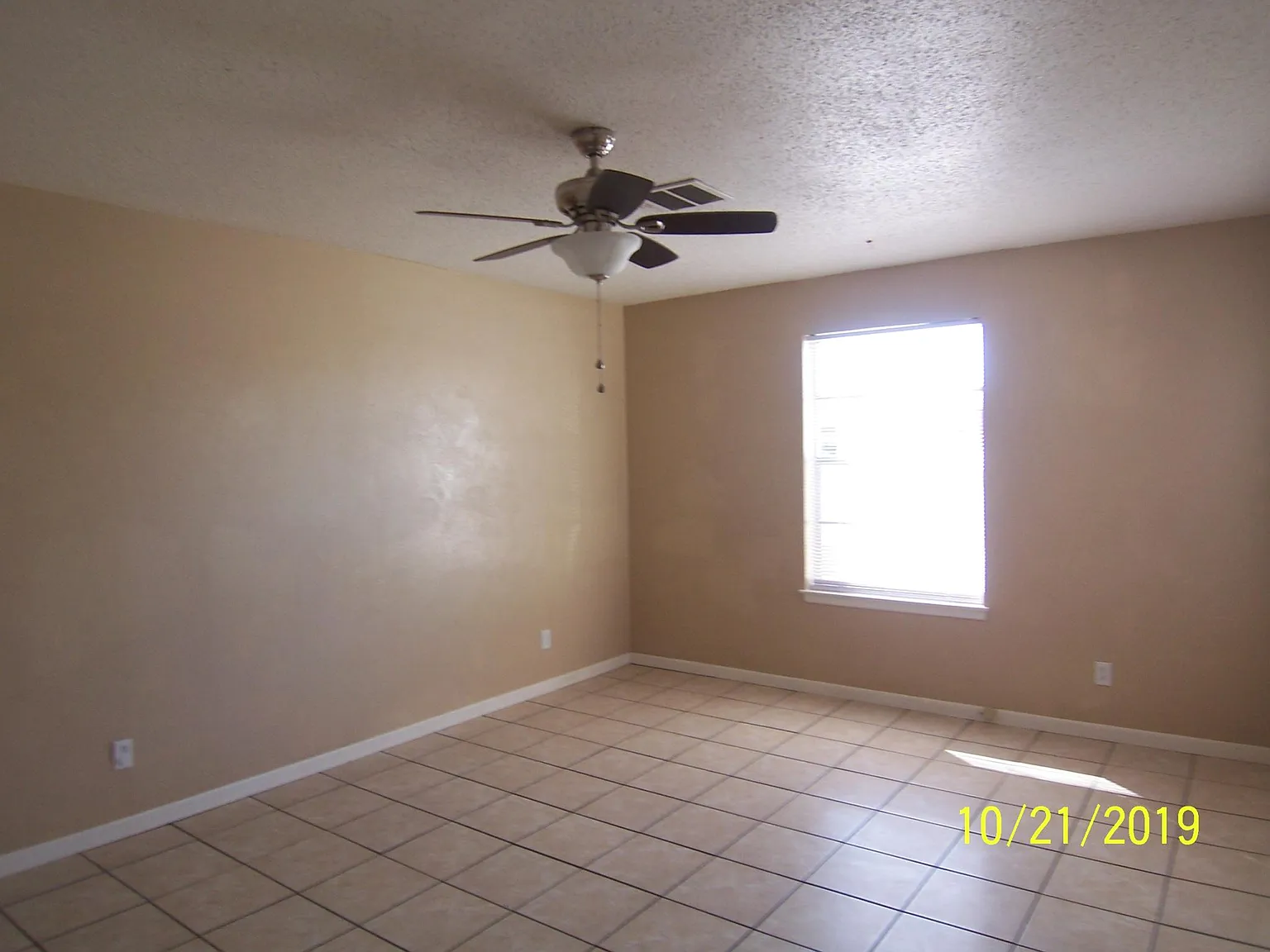 4 bed, 1601 sqft, $2,200 — Photo 3