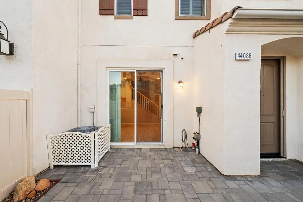 44086 Calle Luz — Photo 4