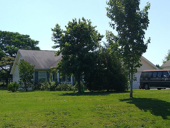 3rd image of 114 Sunny Hill Ln