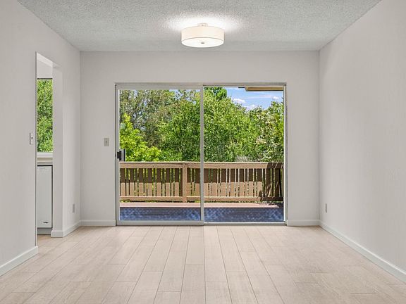 3rd image of 140 Palo Verde Ter