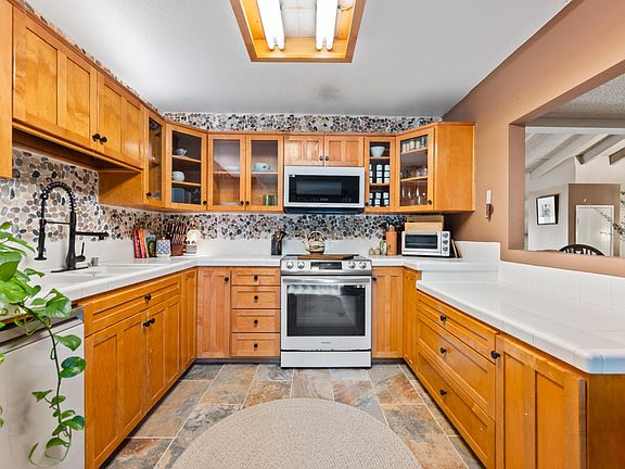4th image of 15703 Davis Cup Ln