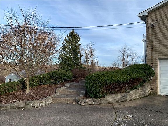 3rd image of 368 Balazia Ave