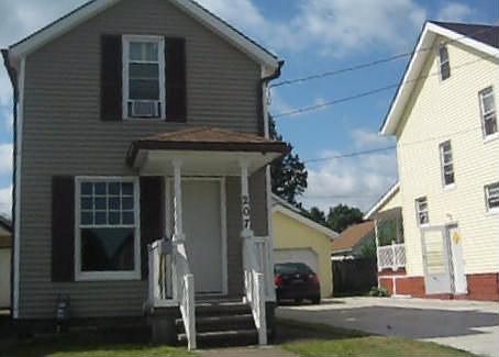 1st image of 207 W 31st St
