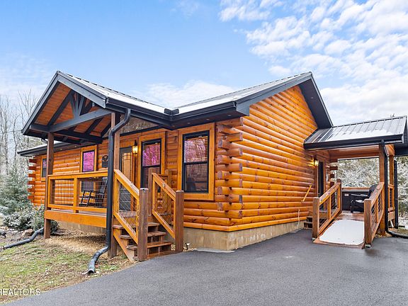 2nd image of 1069 Timberlake Cir