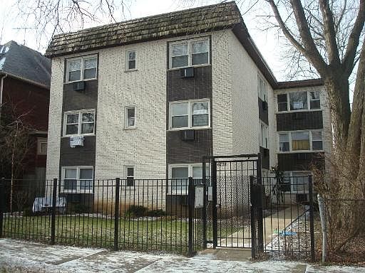 1st image of 6738 N Bosworth Ave #2-E