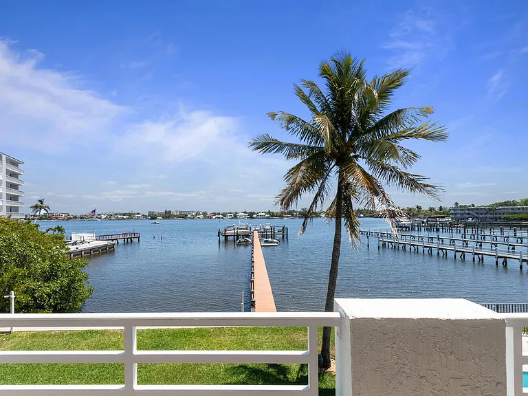 316 N Lake Dr — Photo 35