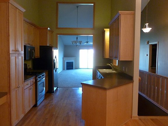 3rd image of 2151 Woodlynn Ave E