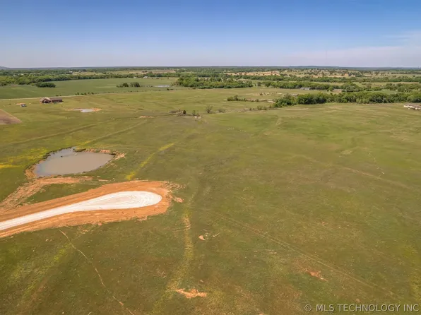 18452 S 365th East Ave, Porter, OK 74454