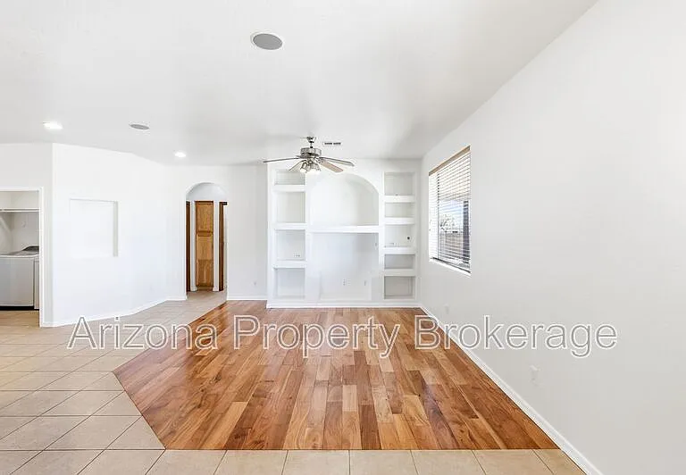 1933 W Tanya Trl — Photo 5