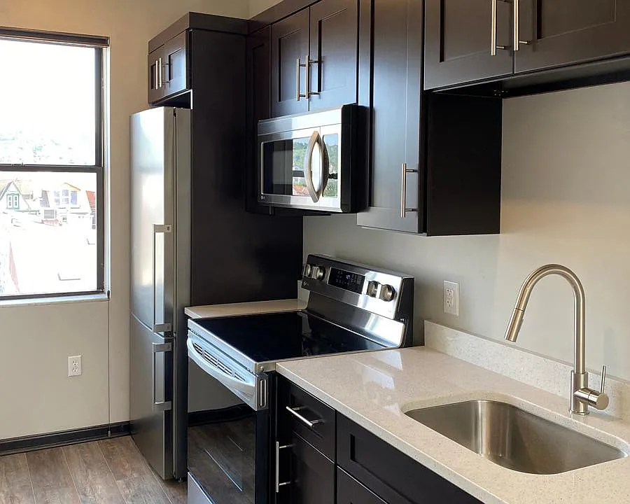 Tin Top 4 - Kitchen