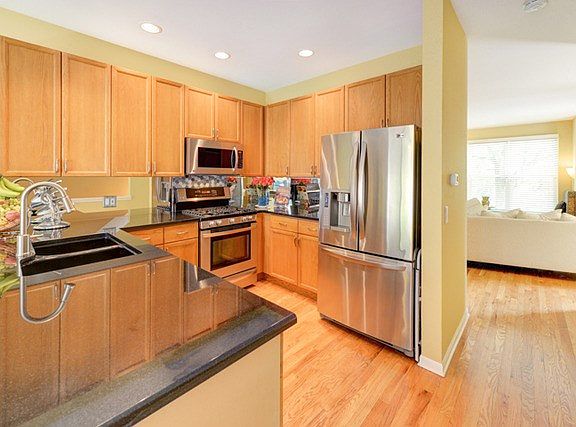 3rd image of 4524 W Hutchinson St