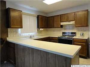2nd image of 5 Kelowna Ct