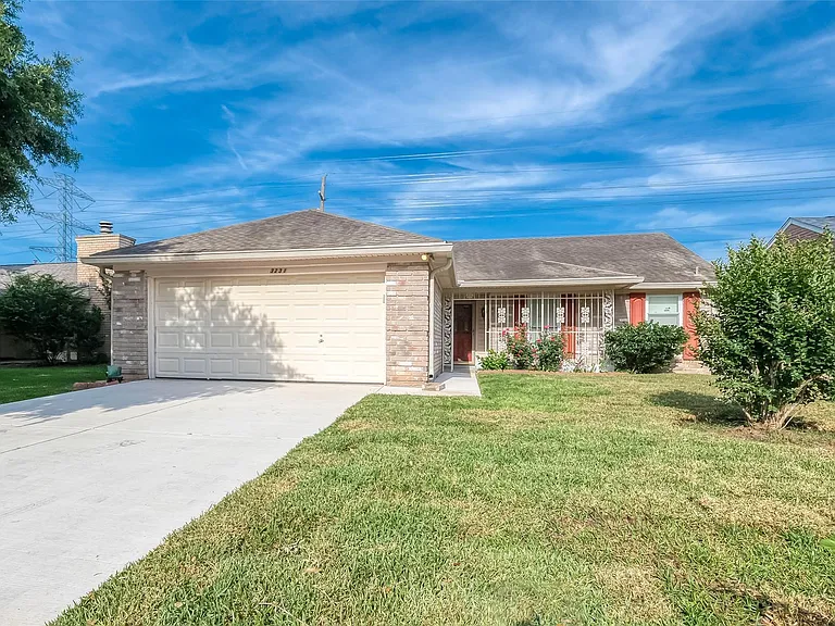 3231 E Heatherock Cir — Photo 4