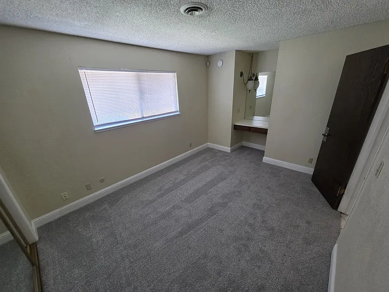 1144 Porter Ave — Photo 11