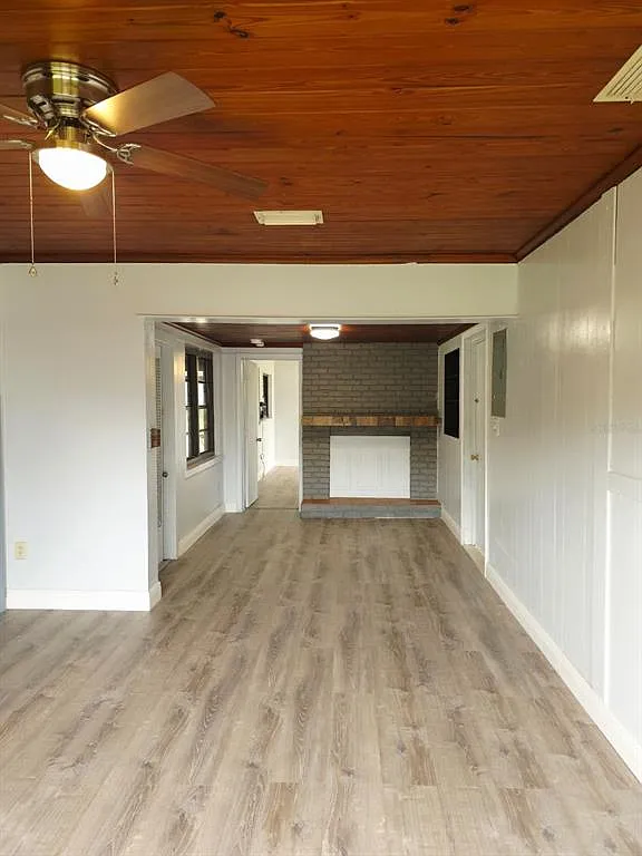 1 bed, 1.5 bath, 700 sqft, $1,600 — Photo 2
