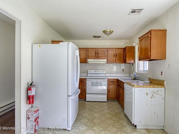 3rd image of 16A Valley Forge Dr