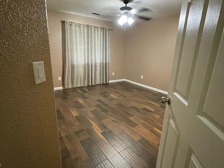 1915 Hatch Ave — Photo 29