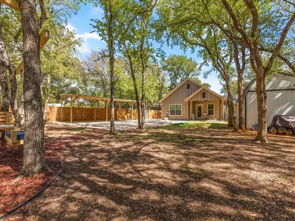500 S Sky Ct, Granbury, TX 76049
