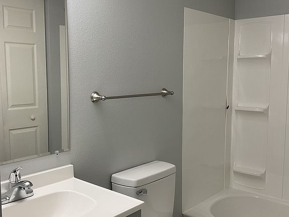5th image of 210 19th St NE #18