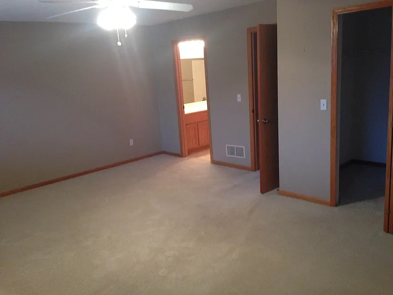 322 Creekside Dr — Photo 5