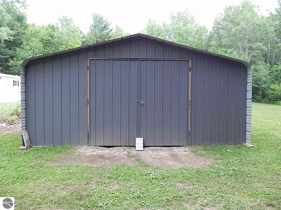 5th image of 1633 S Dickenson Rd