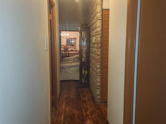 4th image of 724 N 41st St