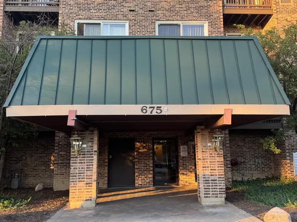 675 Grove Dr, Elk Grove Village, IL