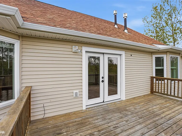 1421 N Landmark Dr — Photo 35