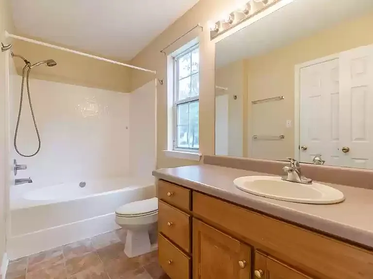 5108 Woodsdale Dr — Photo 8