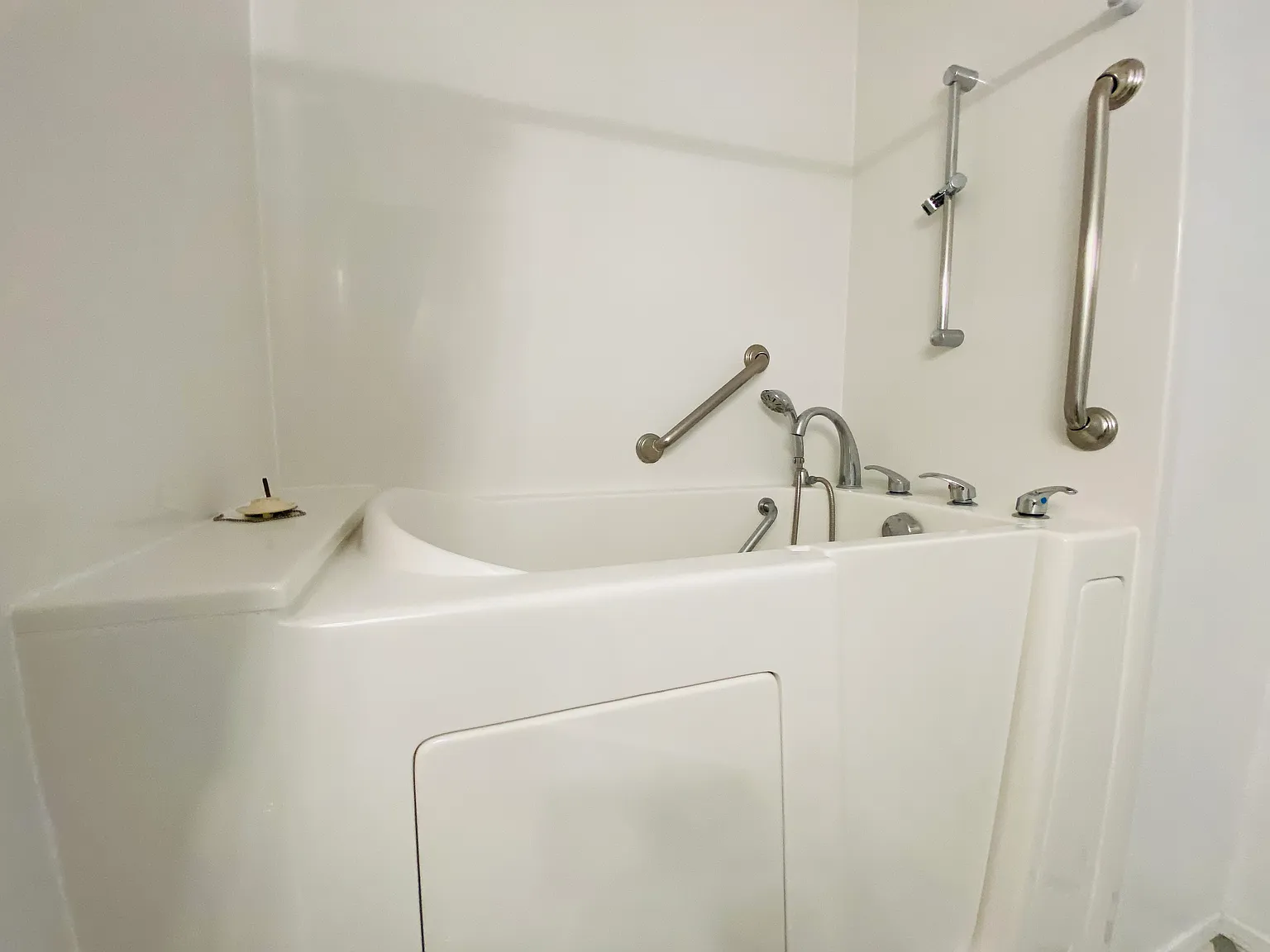 1729 Cliffside Dr NW — Photo 4