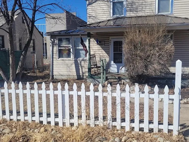 307 Jerry St — Photo 2