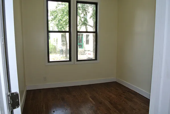 Rented by Nooklyn NYC LLC | media 17