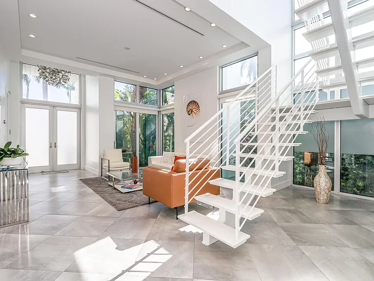 117 S Gordon Rd — Photo 16