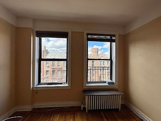 3rd image of 4315 45th St APT 4G