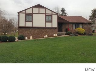 931 Pine St, Belpre, OH 45714