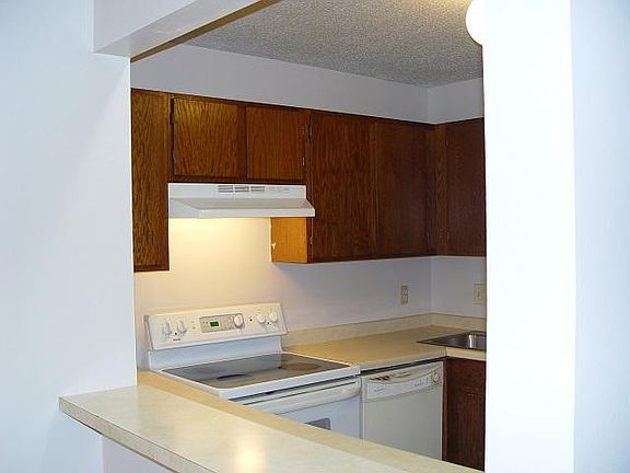 4th image of 12761 Greenwood Dr APT 2