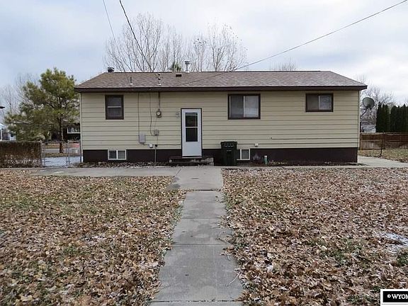 2nd image of 806 Yvonne Dr