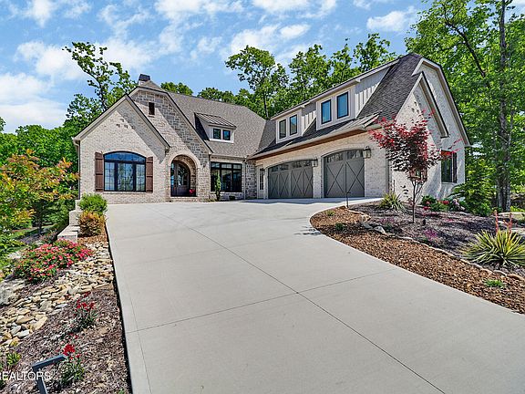 2nd image of 154 Chestnut Ridge Ln