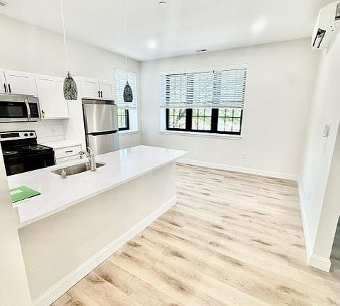 4th image of 455 Mass Ave #207