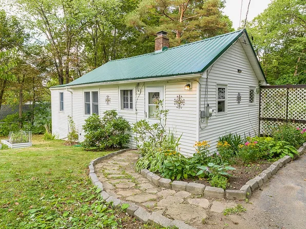 7731 Zimmerman Rd, Hamburg, NY 14075
