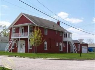 1102 S 7th St, Saint Clair, MI 48079