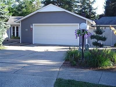 1st image of 12394 Hillcliff Cir