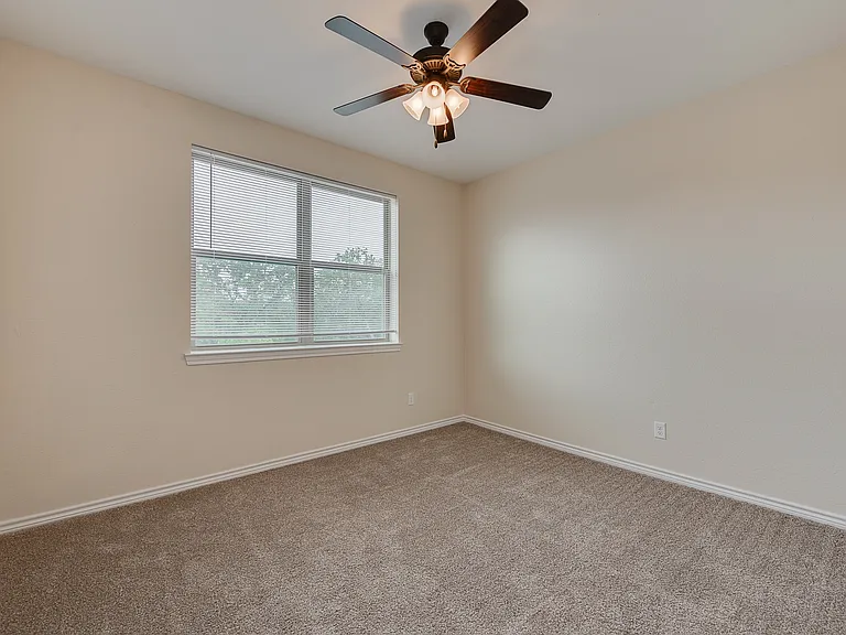 Falcon Point — Photo 39